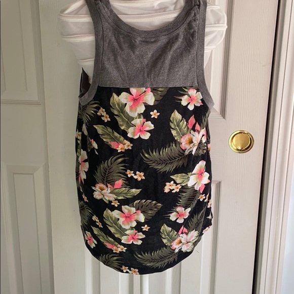 Pink tank top - Picture 2 of 3